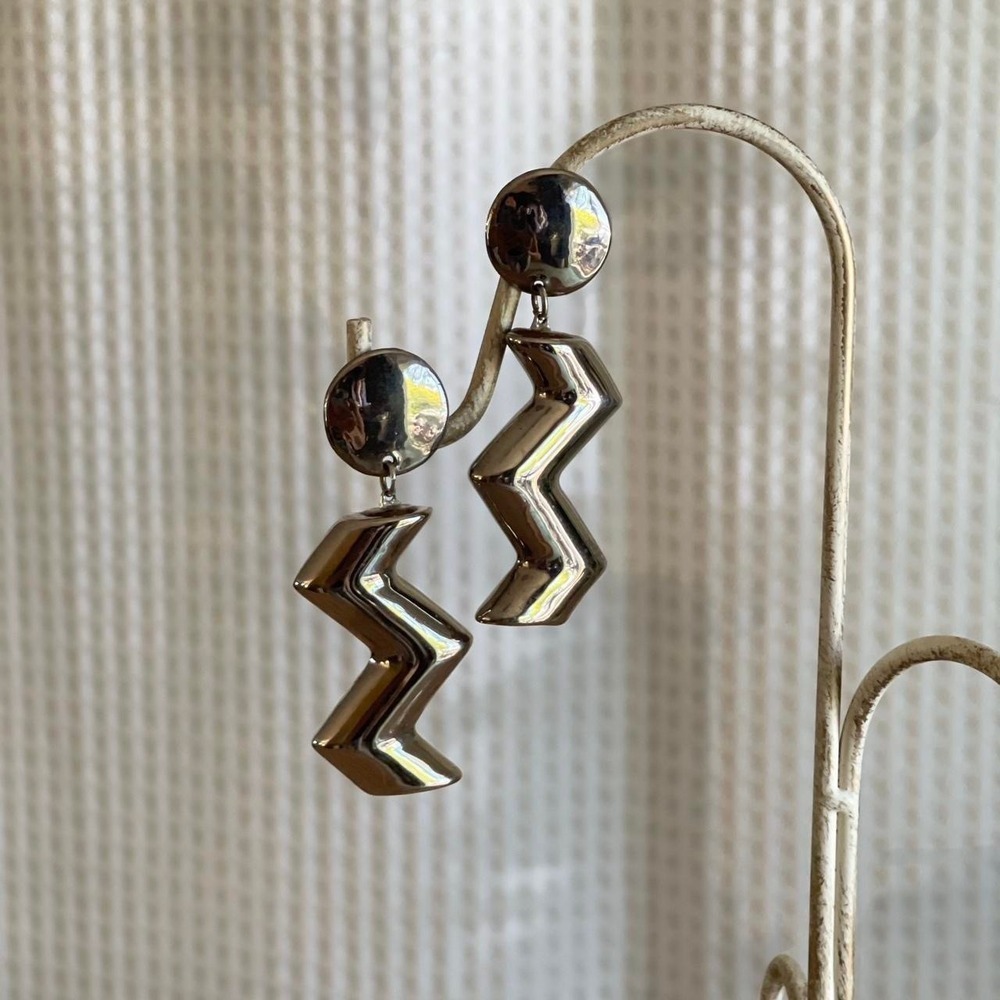 Vintage Zig Zag Silver Tone Geometric Earrings Lightning Bolts Statement Jewelry - Picture 3 of 5